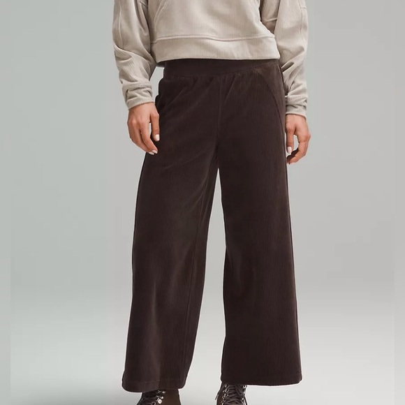 Lululemon Scuba Mid-Rise Wide-Leg Pant - Brown Velvet Corduroy Pants EUC - Picture 1 of 10